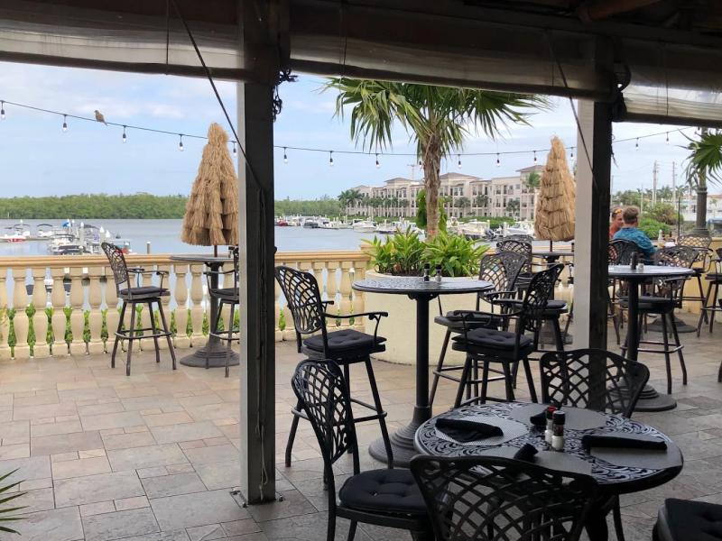 Bambu Tropical Bar & Grille